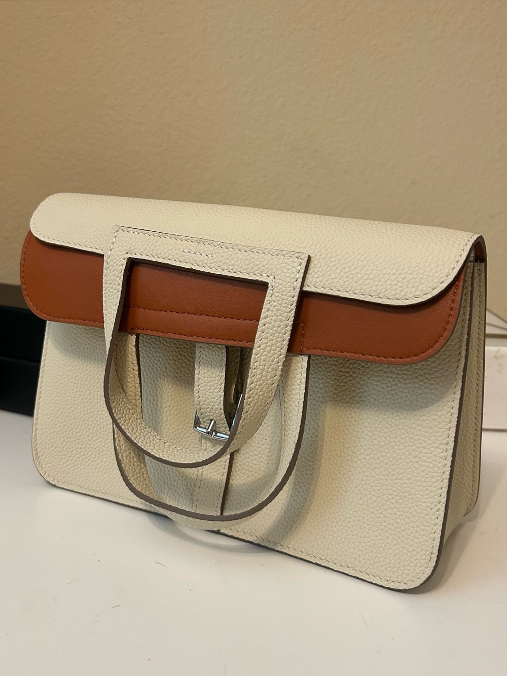 Front Buckle Leather Bag Cream & Orange